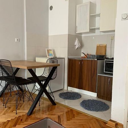 Comfy Studio - 1 Minute Walk To Delta Planet Ni Exterior foto